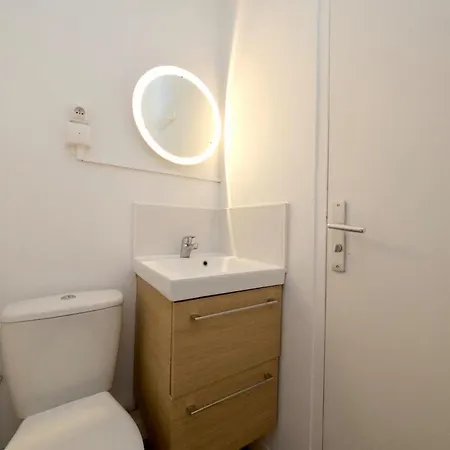 - Petit Studio, Hyper Centre *